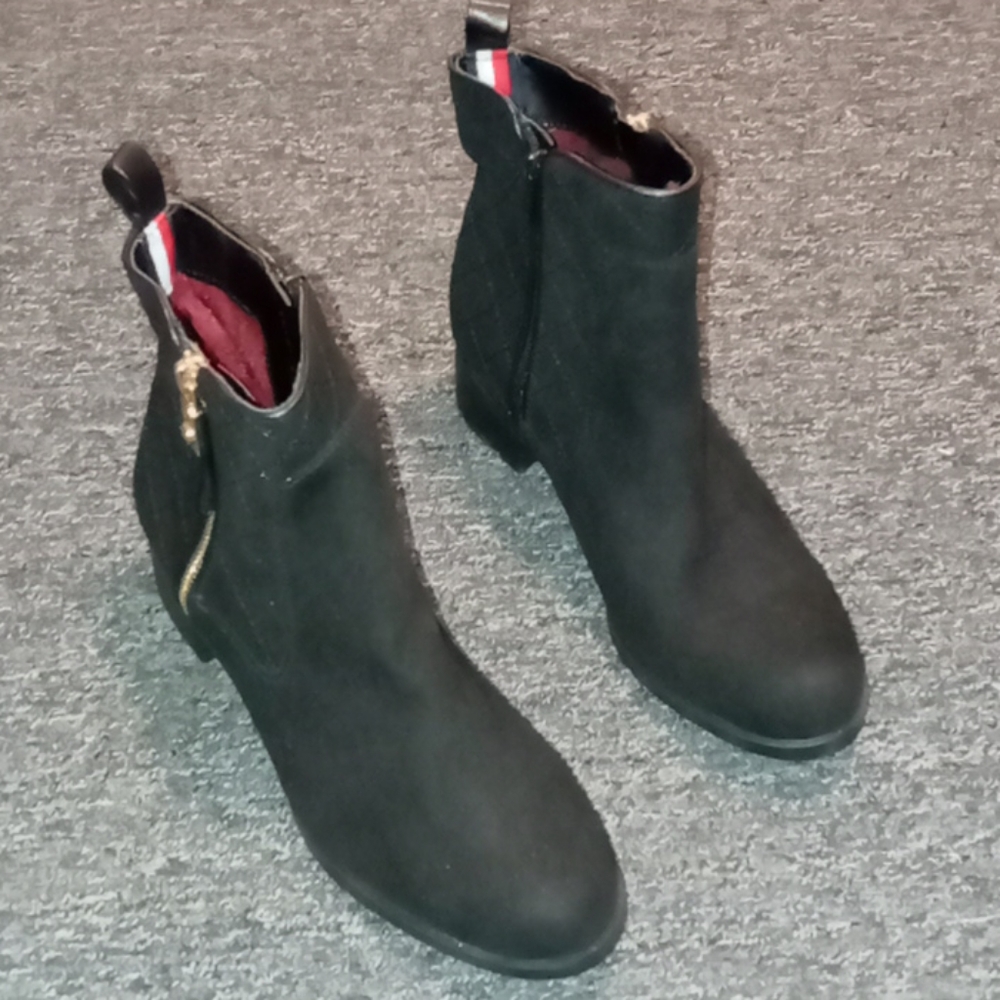 Tommy Hilfiger boots